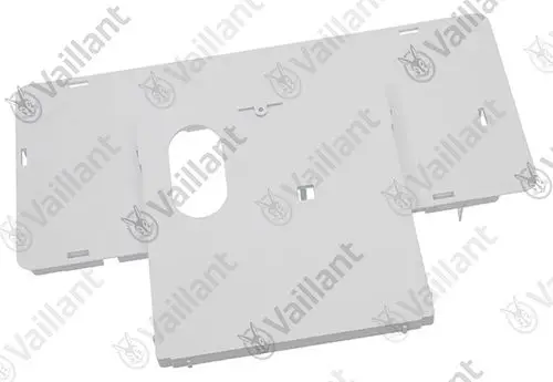 Drei weiße Frontbleche von Vaillant in rechteckiger Form, mit Ausschnitten und Halterungen, zur Verwendung in Heizungsanlagen.